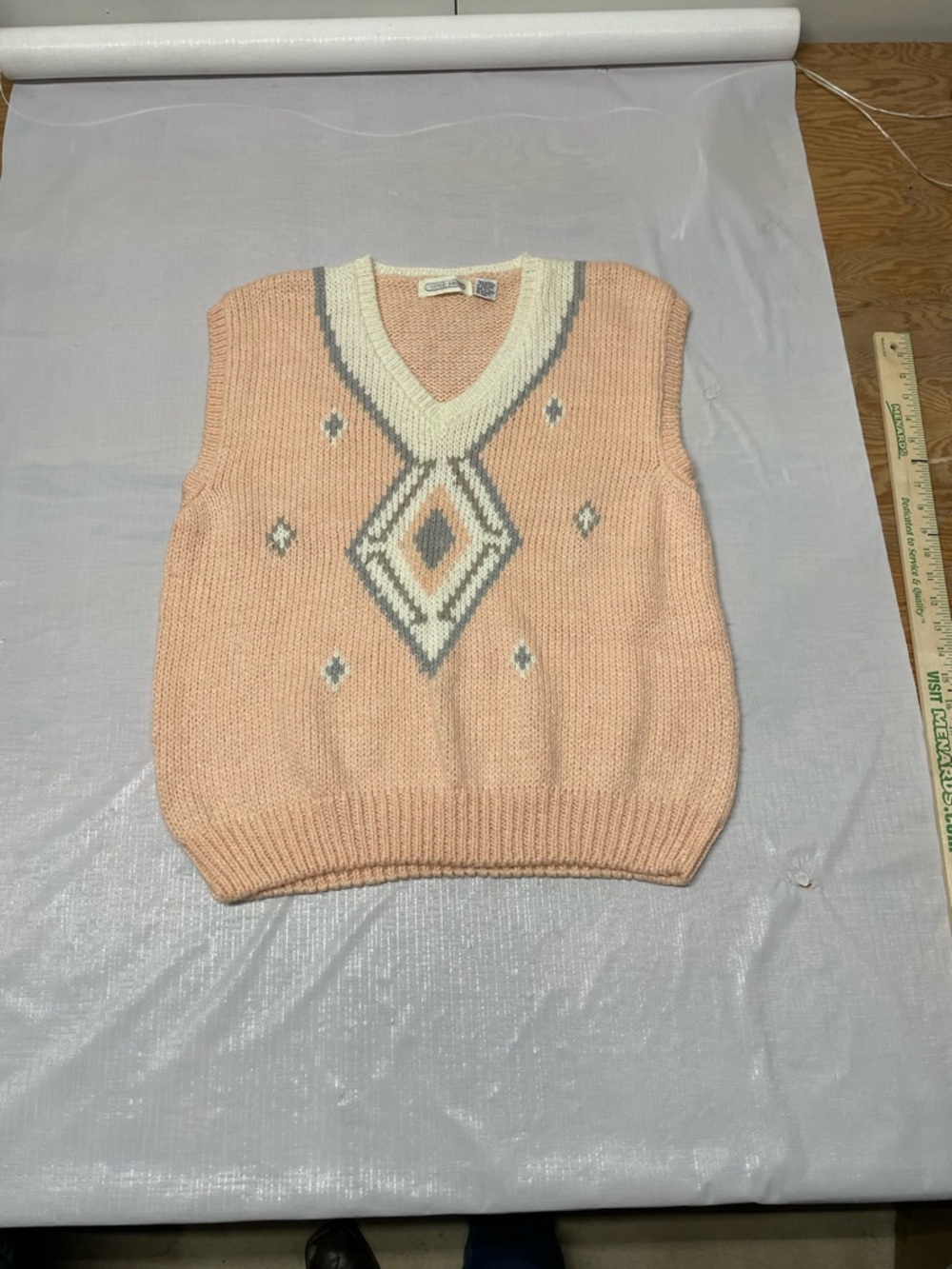 Peach Knit V-Neck Sweater Vest with Geometric Contrast